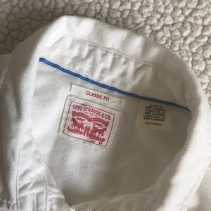 Levi's Tops - Levi’s White Classic Fit Button Down Short Sleeve Levi's Tops - Levi’s White Classic Fit Button Down Short Sleeve